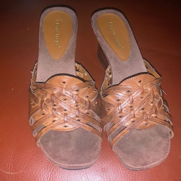 Woman’s size 7 wedges  - Picture 2 of 8